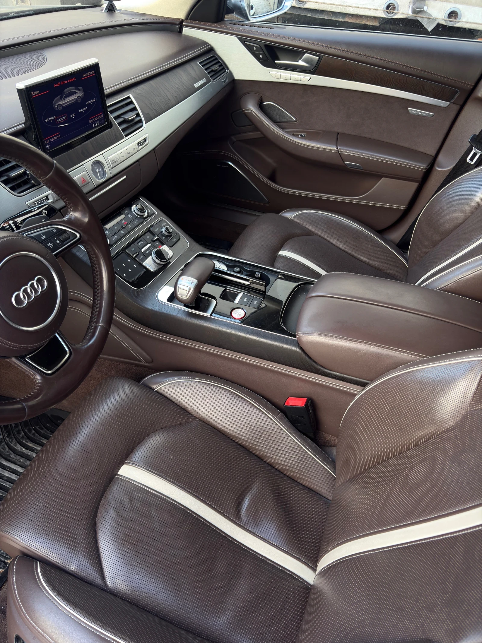 Audi S8  4.0 TFSI/Matrix/Quattro/Панорама/Керамика/BOSE, снимка 7 - Автомобили и джипове - 56105297