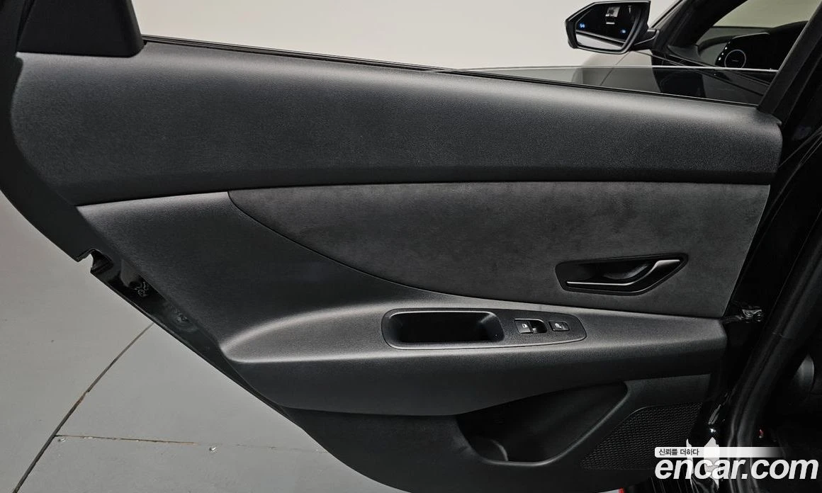 Hyundai Elantra 2.0 N, снимка 15 - Автомобили и джипове - 56155902