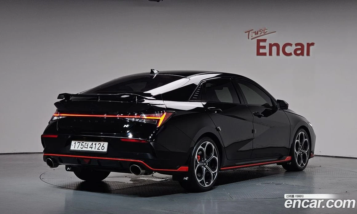 Hyundai Elantra 2.0 N, снимка 2 - Автомобили и джипове - 56155902