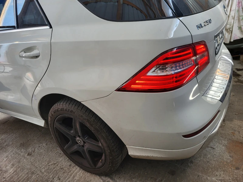 Mercedes-Benz ML 250 4 Matik, снимка 5 - Автомобили и джипове - 44456406