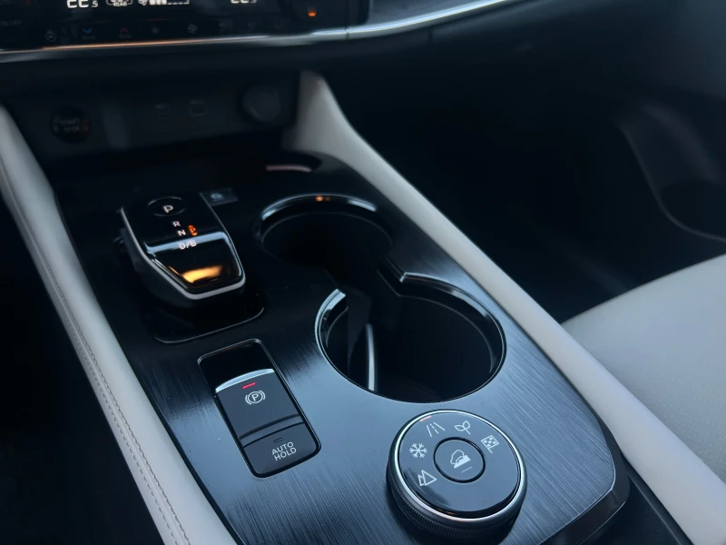 Nissan X-trail E-4orce Tekna 4x4, снимка 9 - Автомобили и джипове - 51595149