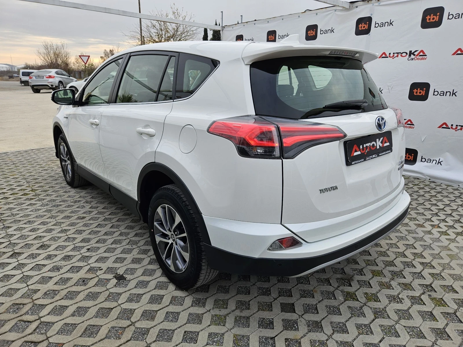 Toyota Rav4 2.5Hybrid-155кс= 134.000КМ= ДИСТРОНИК= BUSINESS - изображение 5