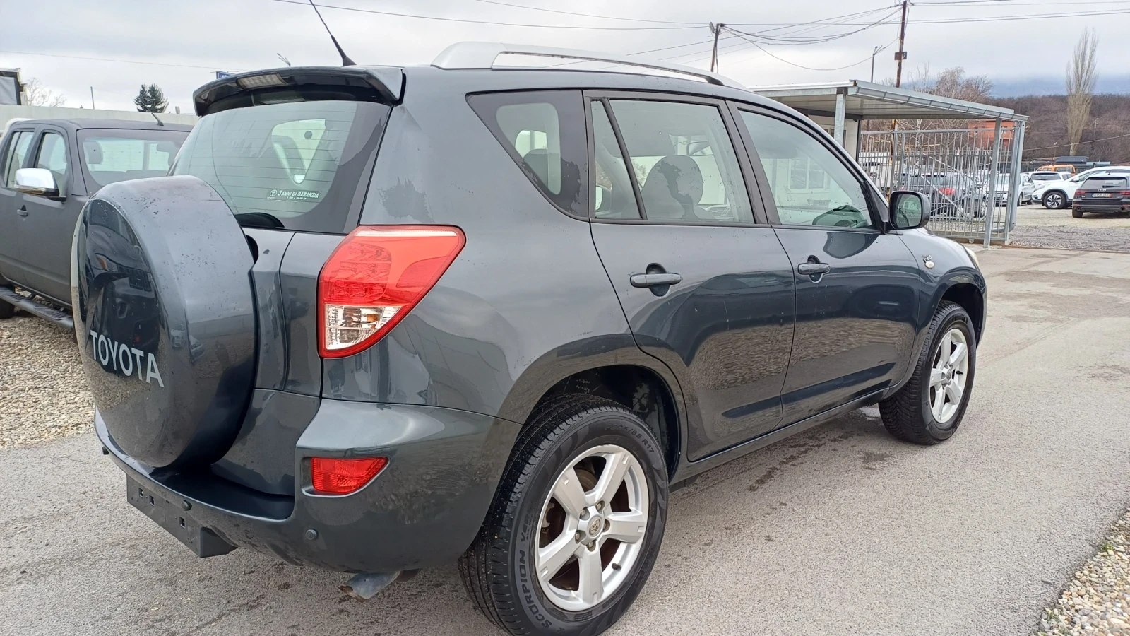 Toyota Rav4 2.2D4D 166 000km - изображение 7