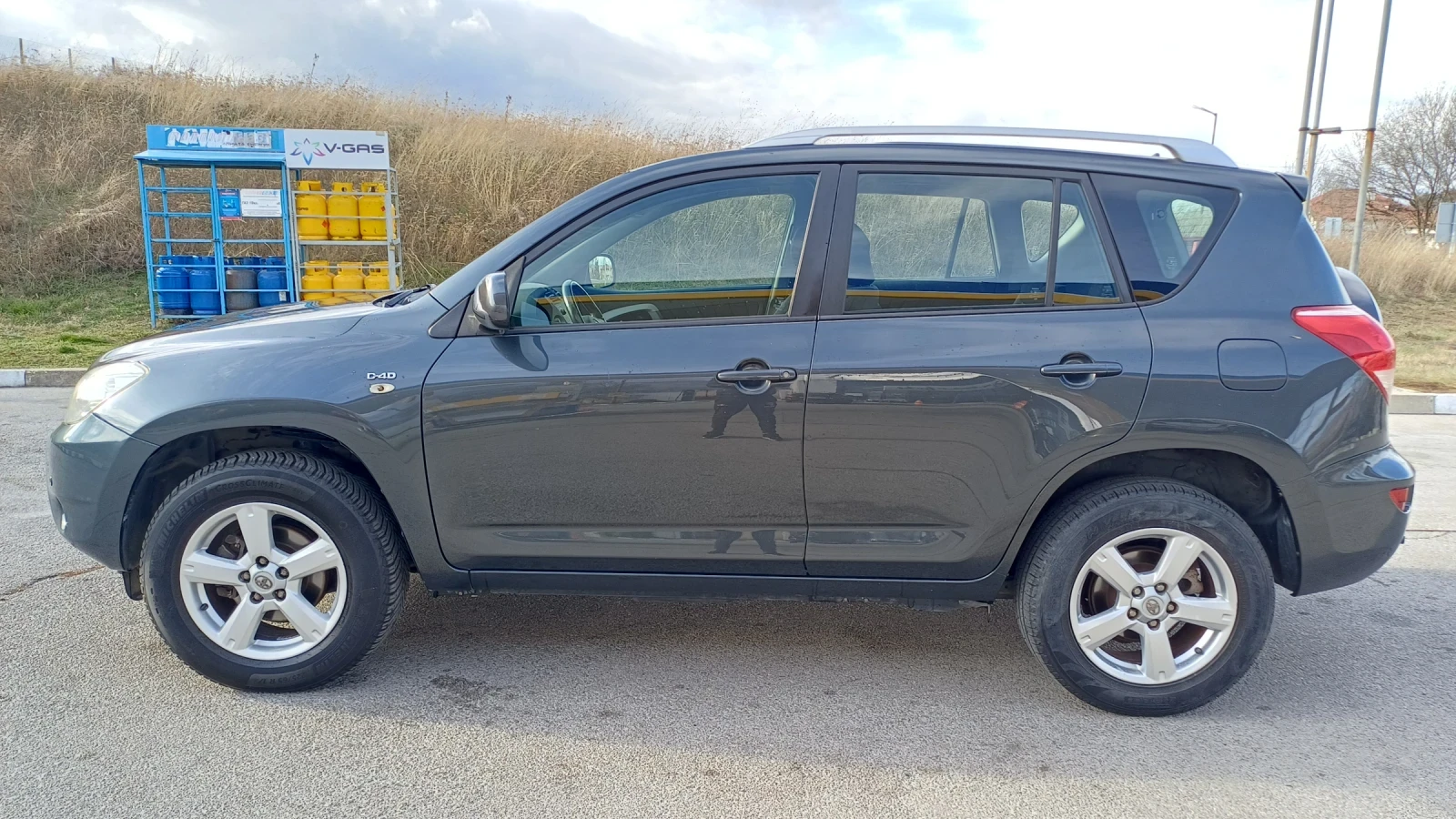 Toyota Rav4 2.2D4D 166 000km - изображение 5