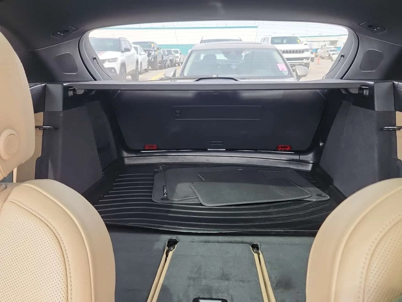 Porsche Macan S| PANO| ОБДУХВАНЕ| 360 КАМЕРИ| CARFAX| , снимка 11 - Автомобили и джипове - 54080914