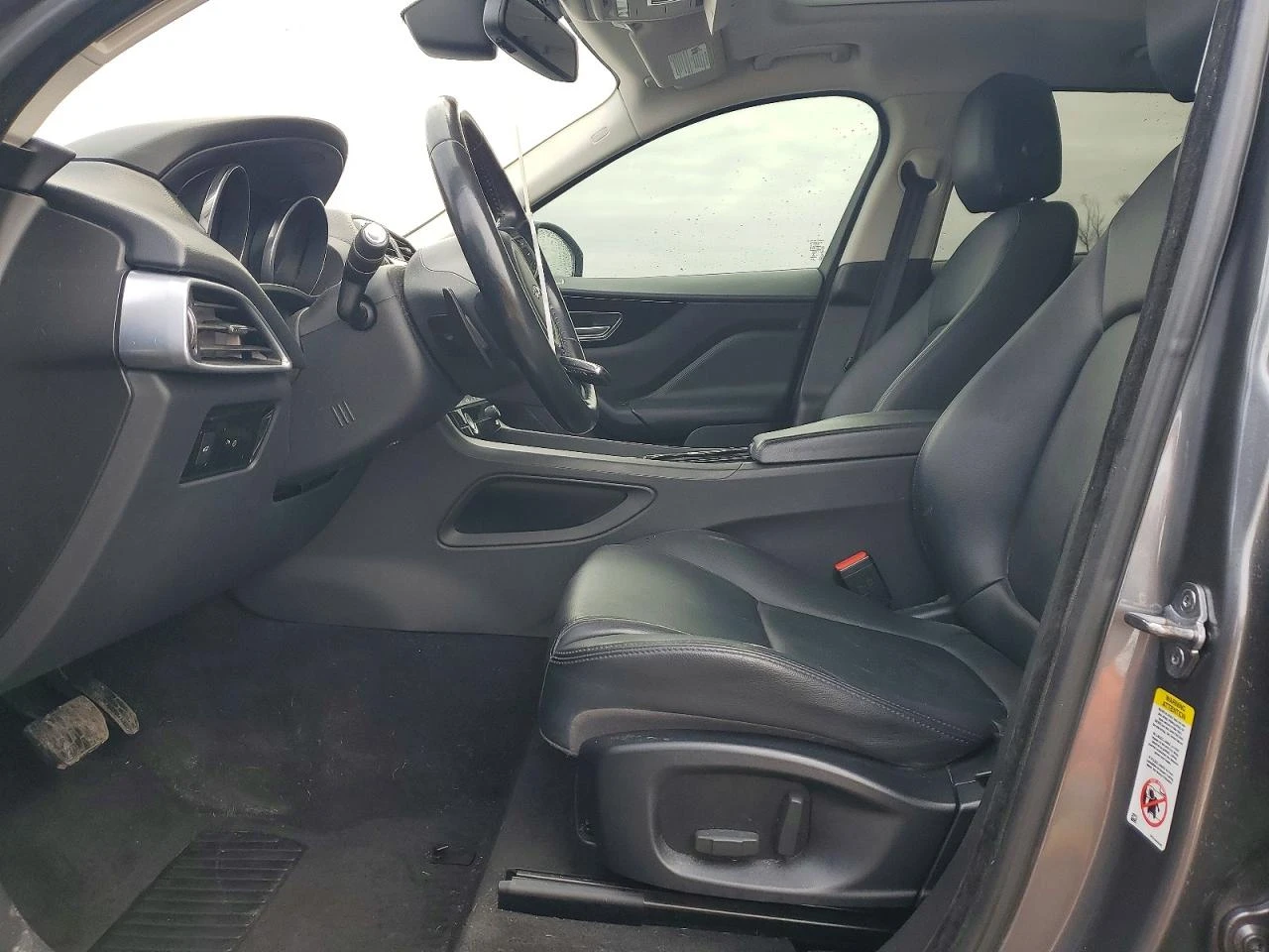 Jaguar F-PACE 2.0l Premium, снимка 7 - Автомобили и джипове - 54116745