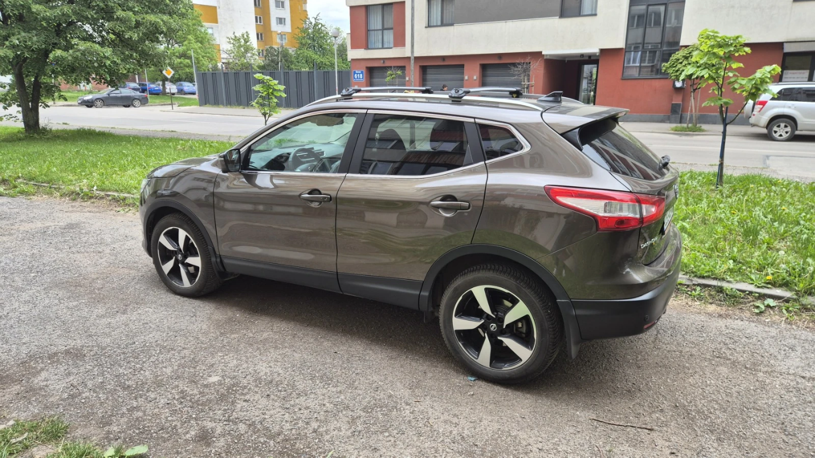 Nissan Qashqai 1.6 dCi Авт  130000 км   Пано 360   НОВА ЦЕНА, снимка 3 - Автомобили и джипове - 54417998