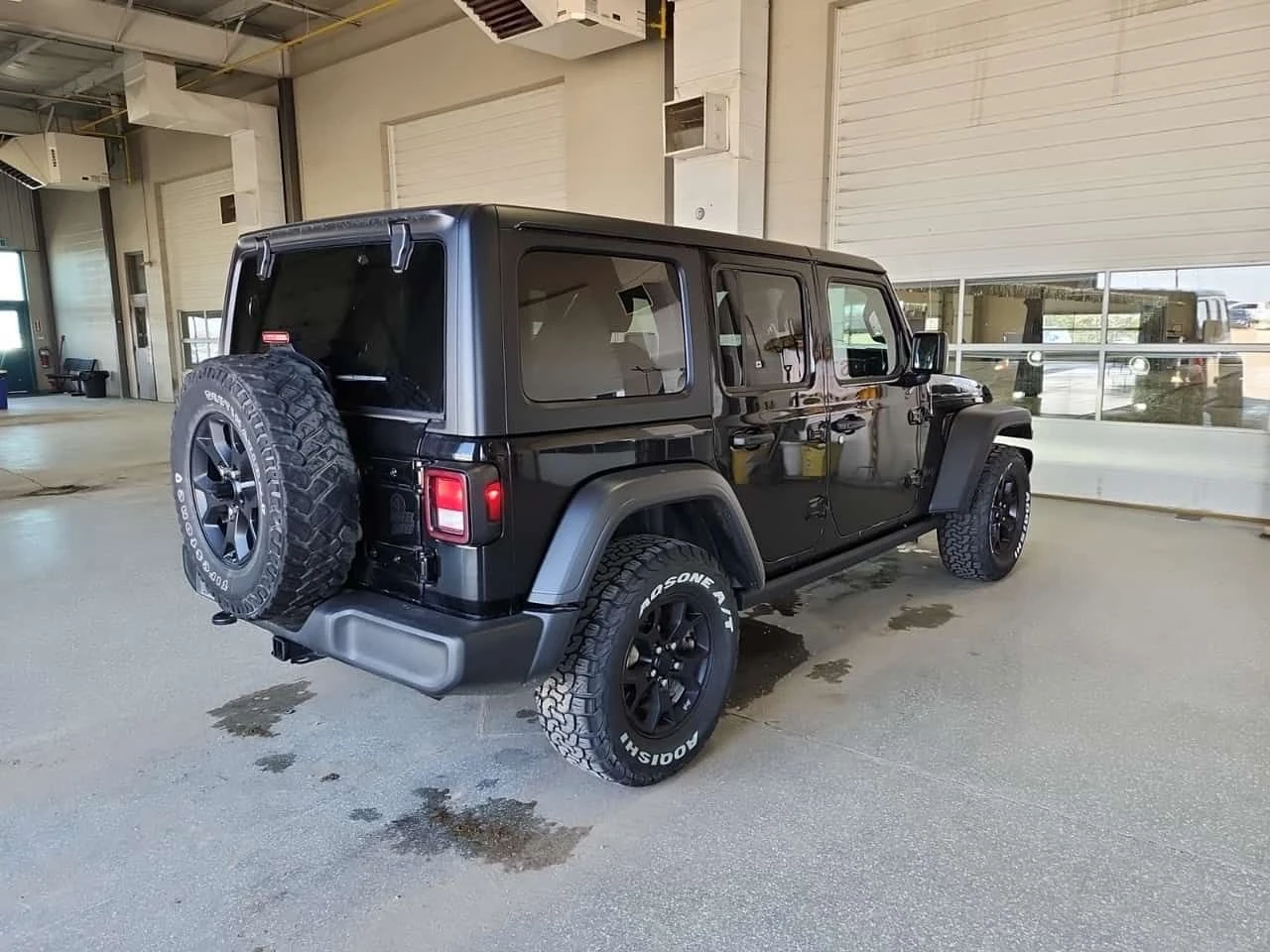 Jeep Wrangler * Unlimited Willys 4x4 * 2 КЛЮЧА * ПОДГРЕВ , снимка 4 - Автомобили и джипове - 55158894