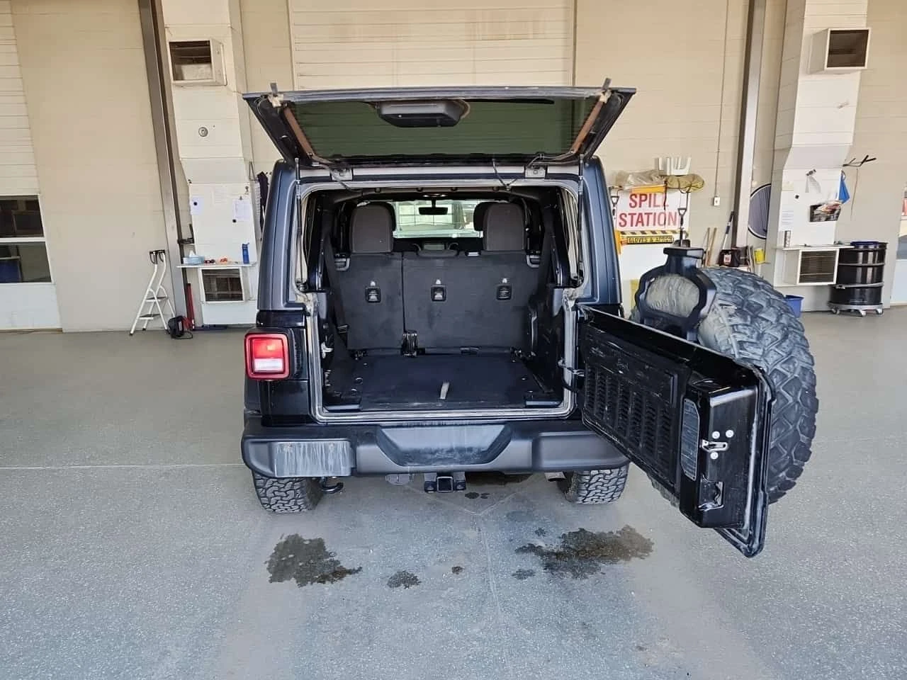 Jeep Wrangler * Unlimited Willys 4x4 * 2 КЛЮЧА * ПОДГРЕВ , снимка 15 - Автомобили и джипове - 55158894