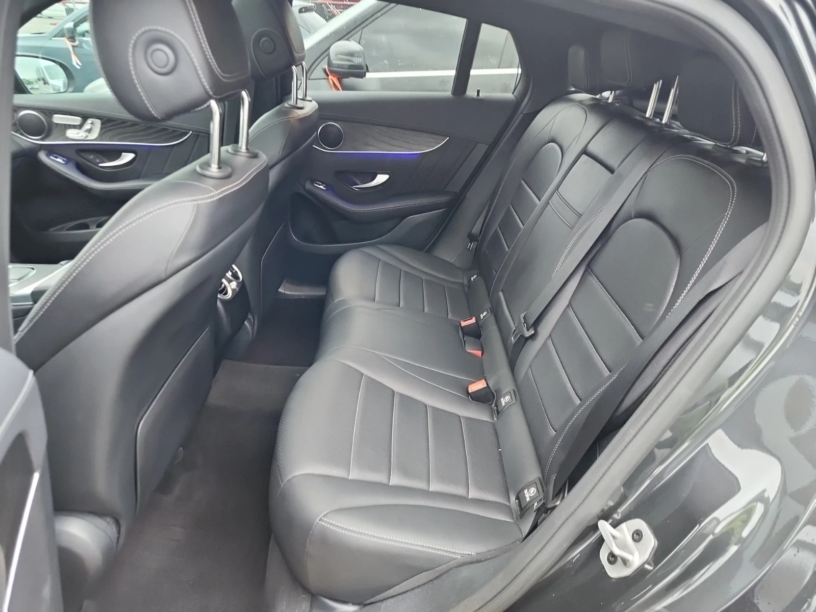 Mercedes-Benz GLC 300 COUPE * AMG LINE * BLIND SPOT * DRIVER ASSIST PKG , снимка 9 - Автомобили и джипове - 55494080