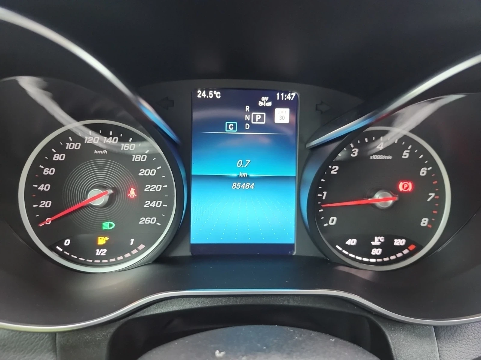 Mercedes-Benz GLC 300 COUPE * AMG LINE * BLIND SPOT * DRIVER ASSIST PKG , снимка 7 - Автомобили и джипове - 55494080