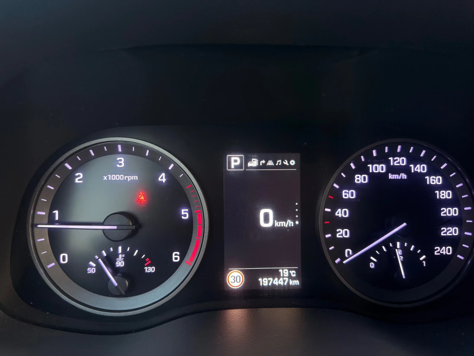 Hyundai Tucson 1.7 CRDi, снимка 12 - Автомобили и джипове - 55684073
