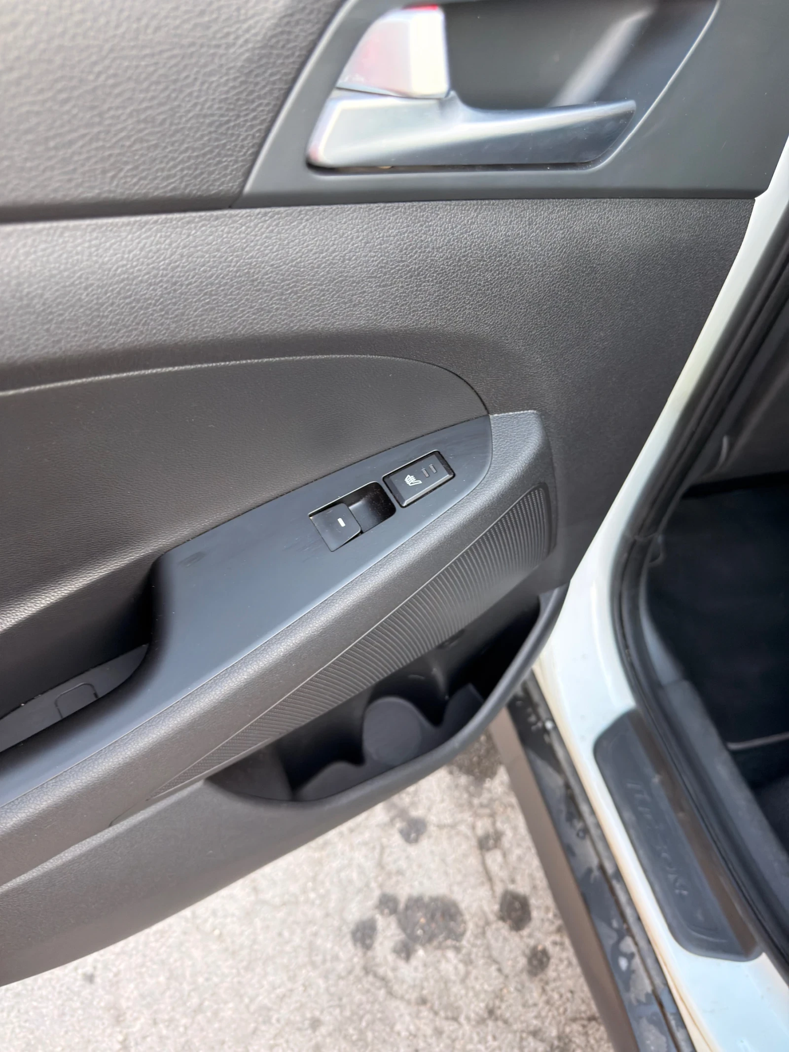 Hyundai Tucson 1.7 CRDi, снимка 8 - Автомобили и джипове - 55684073