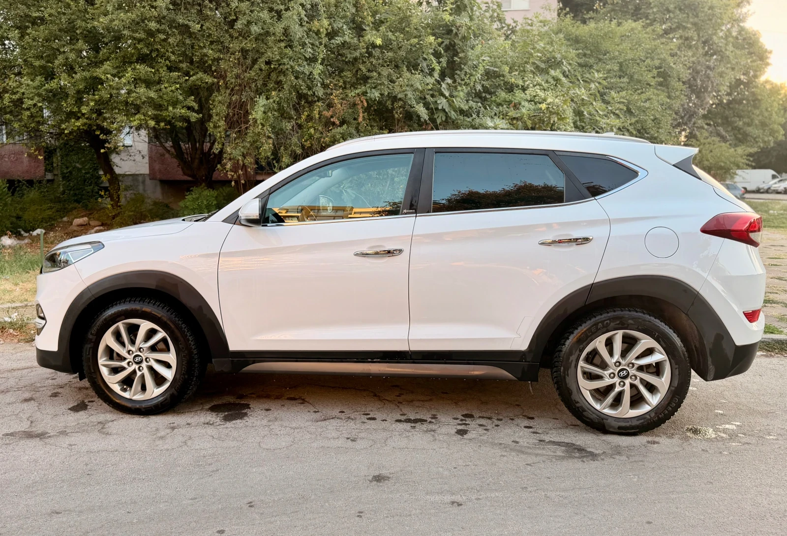 Hyundai Tucson 1.7 CRDi, снимка 4 - Автомобили и джипове - 55684073