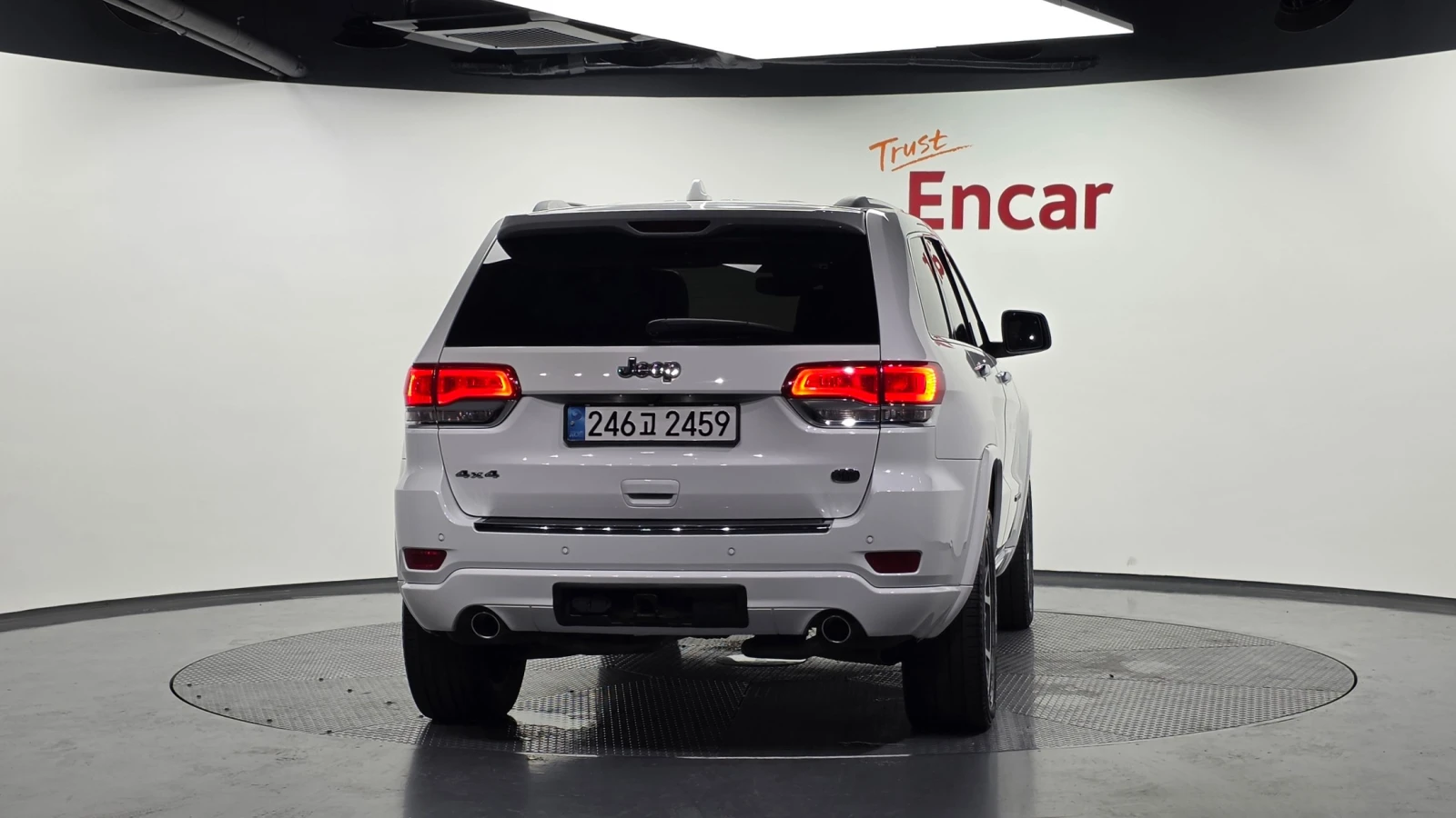 Jeep Grand cherokee OVERLAND, снимка 4 - Автомобили и джипове - 55952588
