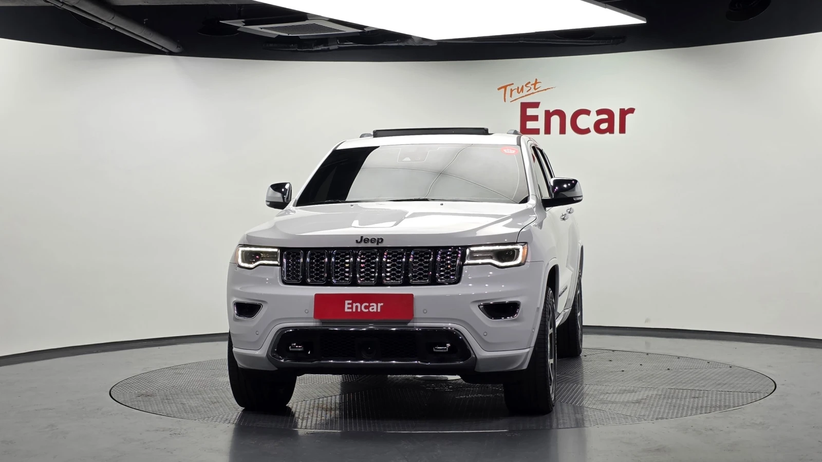 Jeep Grand cherokee OVERLAND, снимка 3 - Автомобили и джипове - 55952588