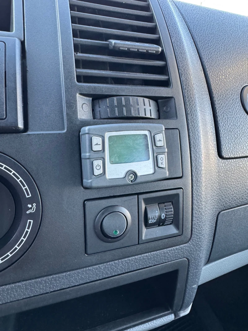 VW T5 2.5TDI 174kc Автоматик Климатик 5+ 1 , снимка 14 - Бусове и автобуси - 52717119
