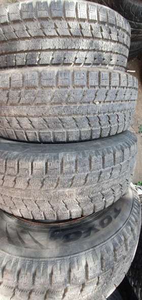 Гуми Зимни 225/65R17, снимка 5 - Гуми и джанти - 47085757