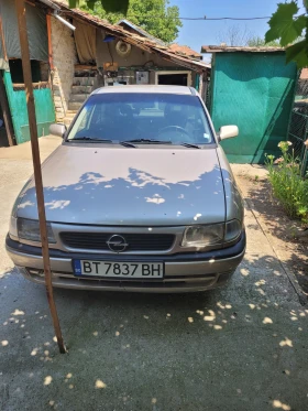 Opel Astra 1.6, снимка 1