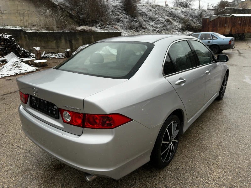 Honda Accord 2.4i-Executive+ Distronic, снимка 8 - Автомобили и джипове - 49350179