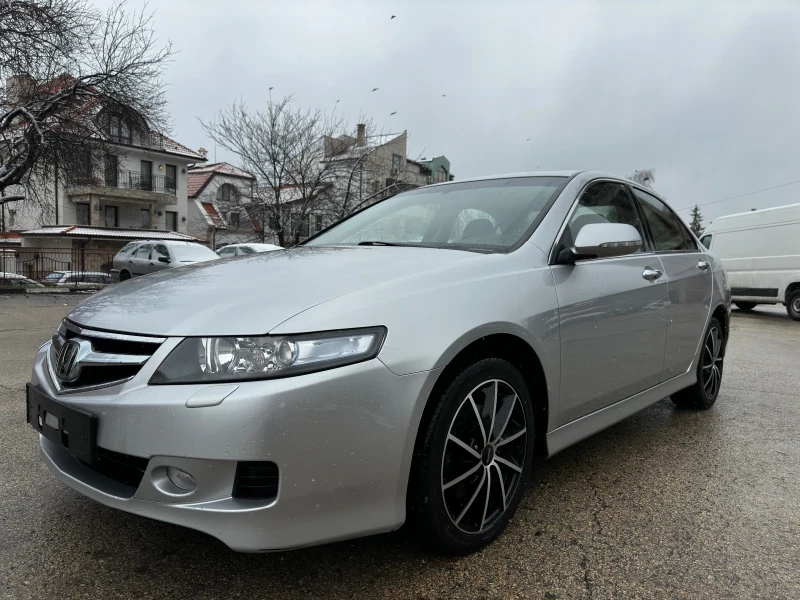 Honda Accord 2.4i-Executive+ Distronic, снимка 1 - Автомобили и джипове - 49350179