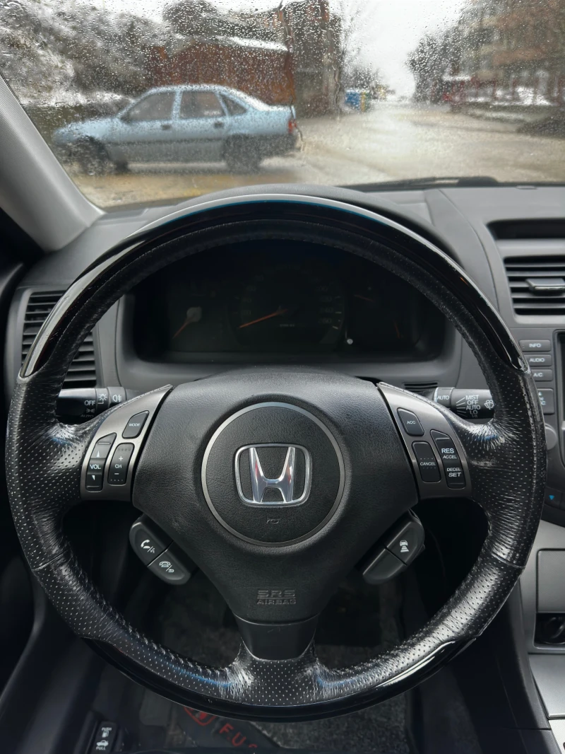 Honda Accord 2.4i-Executive+ Distronic, снимка 13 - Автомобили и джипове - 49350179