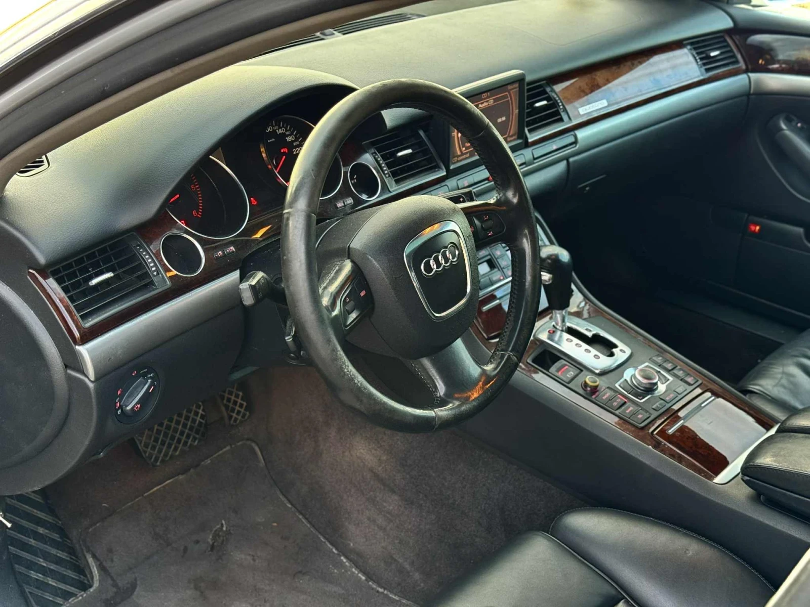 Audi A8 4.2 TDI - изображение 10