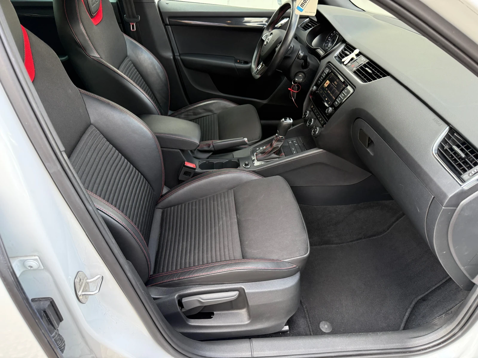 Skoda Octavia 2.0tdi VRS DSG NAVI XENON ДИСТРОНИК ШВЕЙЦАРИЯ - изображение 8