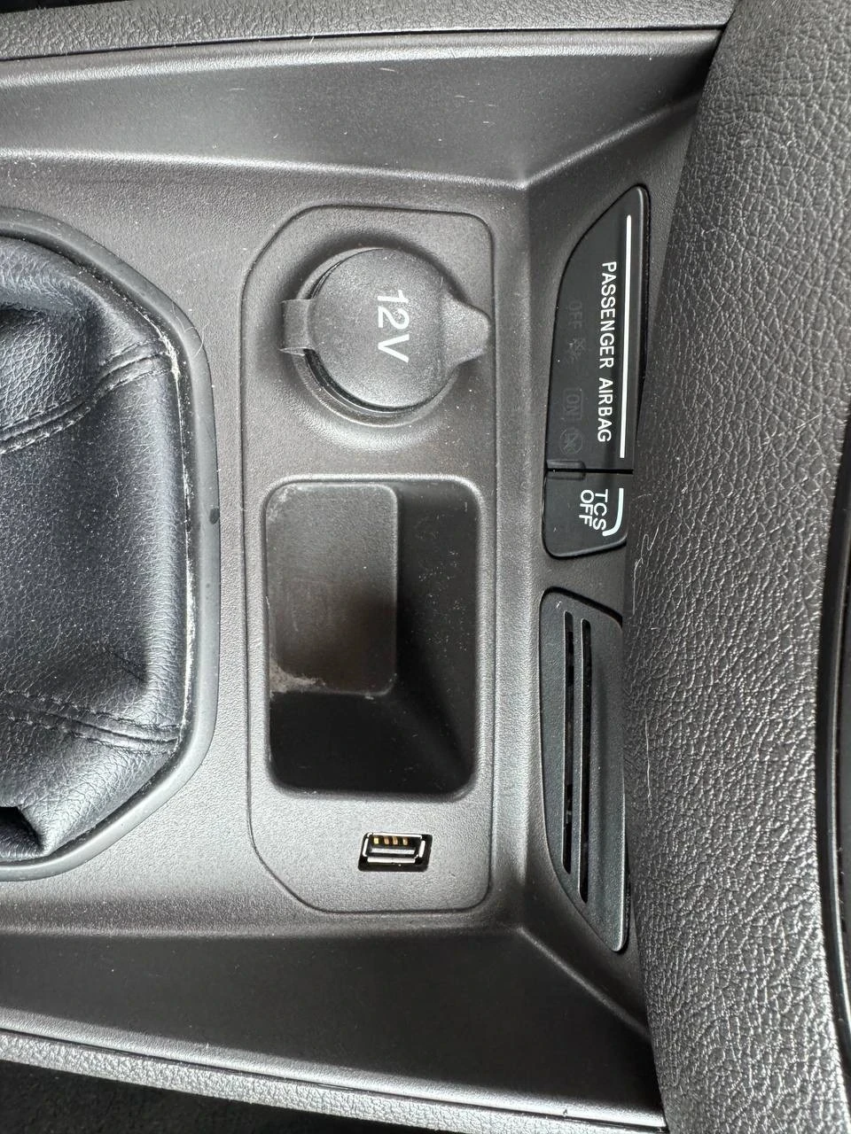 Ford Courier 1.0 бензин с турбо, снимка 14 - Автомобили и джипове - 54682858