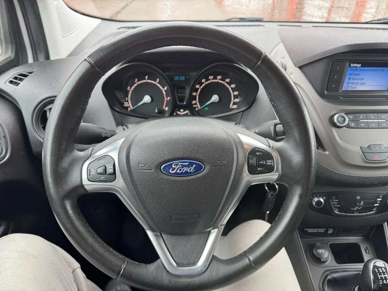Ford Courier 1.0 бензин с турбо, снимка 11 - Автомобили и джипове - 54682858