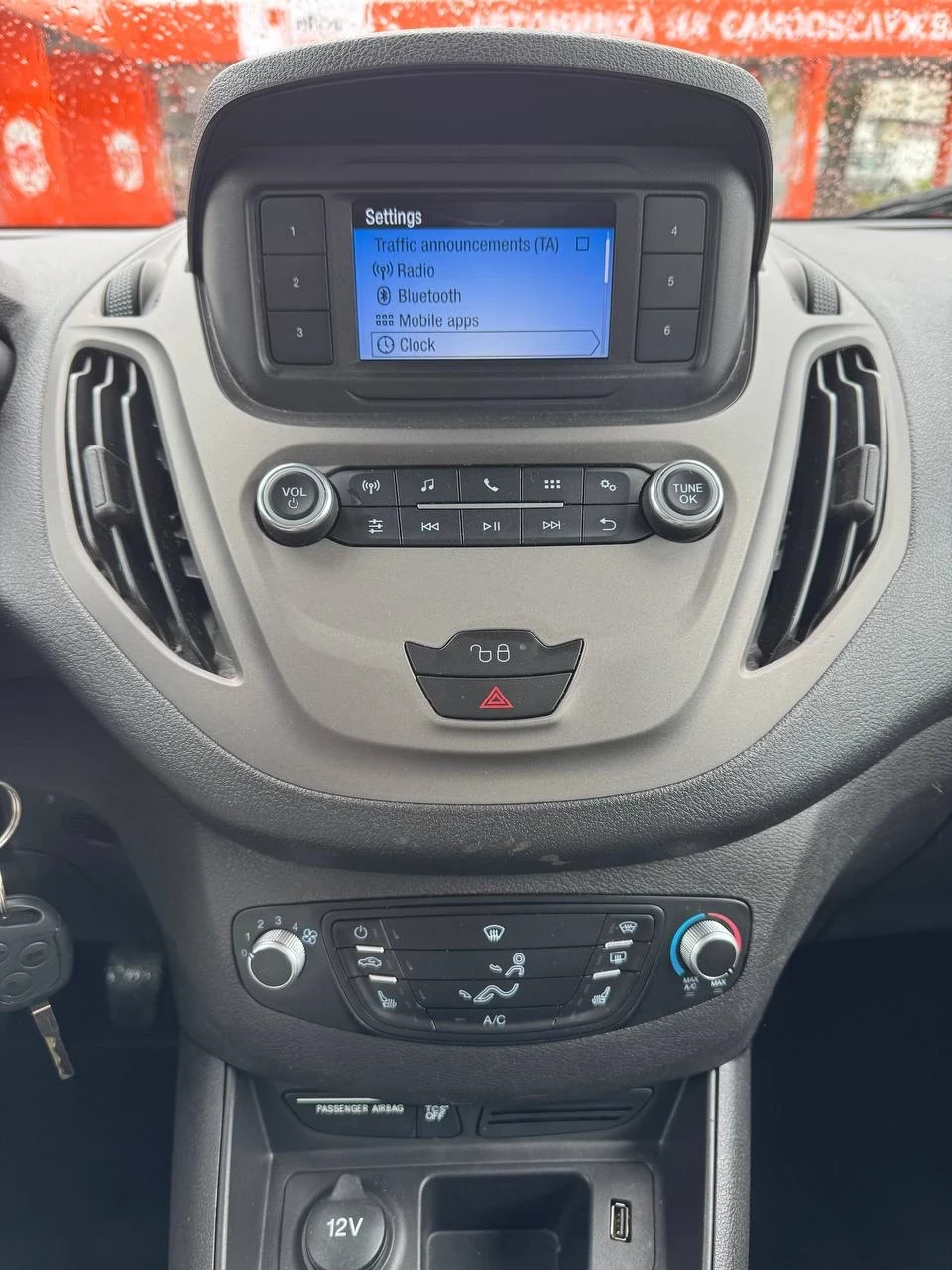 Ford Courier 1.0 бензин с турбо, снимка 15 - Автомобили и джипове - 54682858