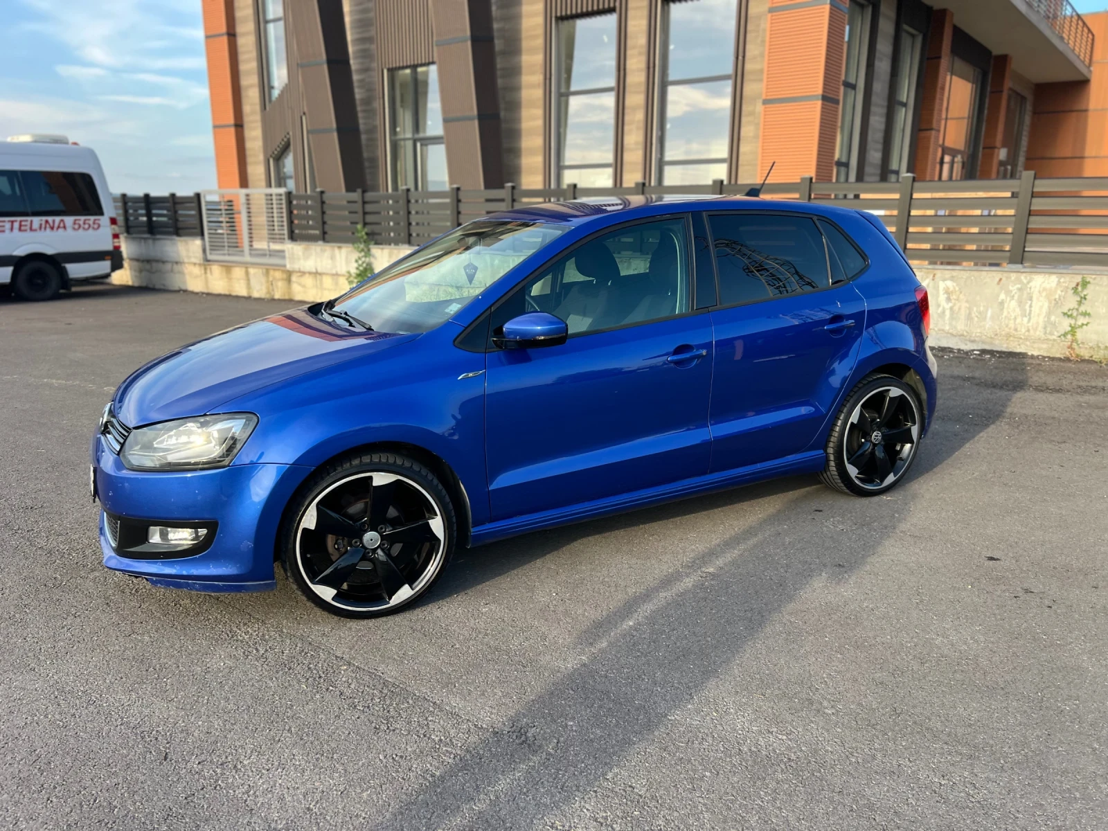 VW Polo 1.2TDI R lineLed, снимка 2 - Автомобили и джипове - 55039217