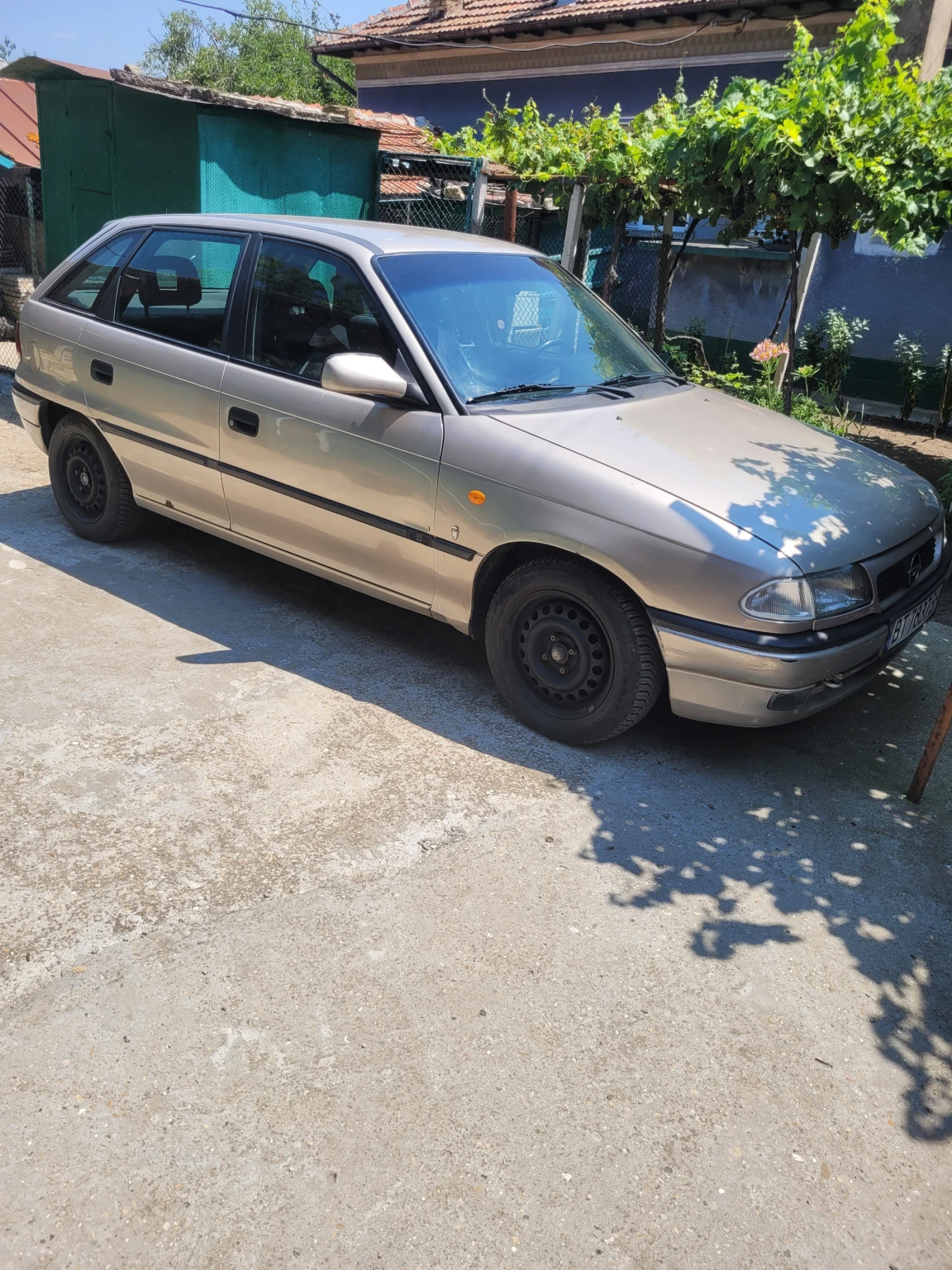 Opel Astra 1.6, снимка 5 - Автомобили и джипове - 55594789