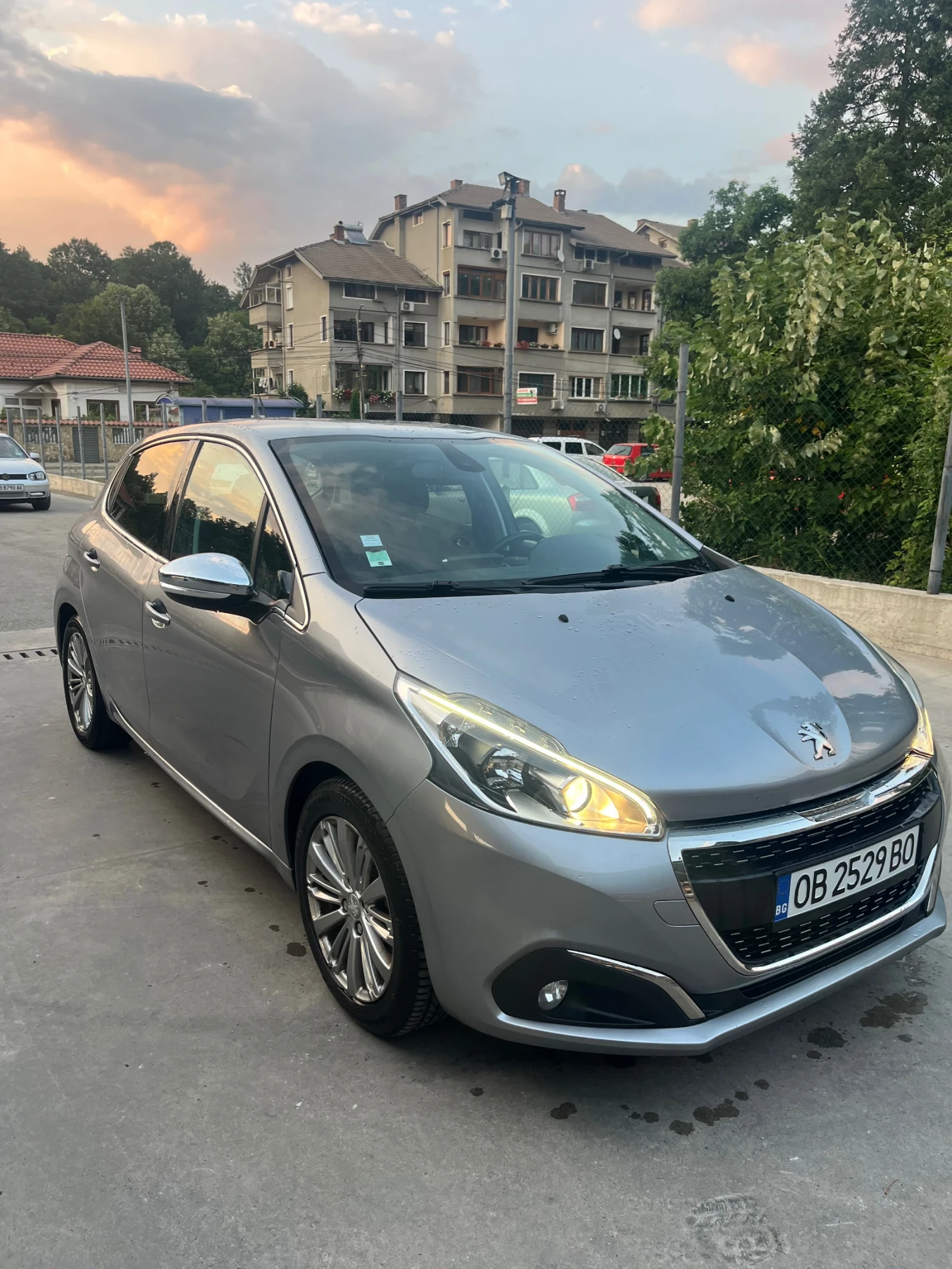 Peugeot 208 1.5bhdi, снимка 2 - Автомобили и джипове - 55654509