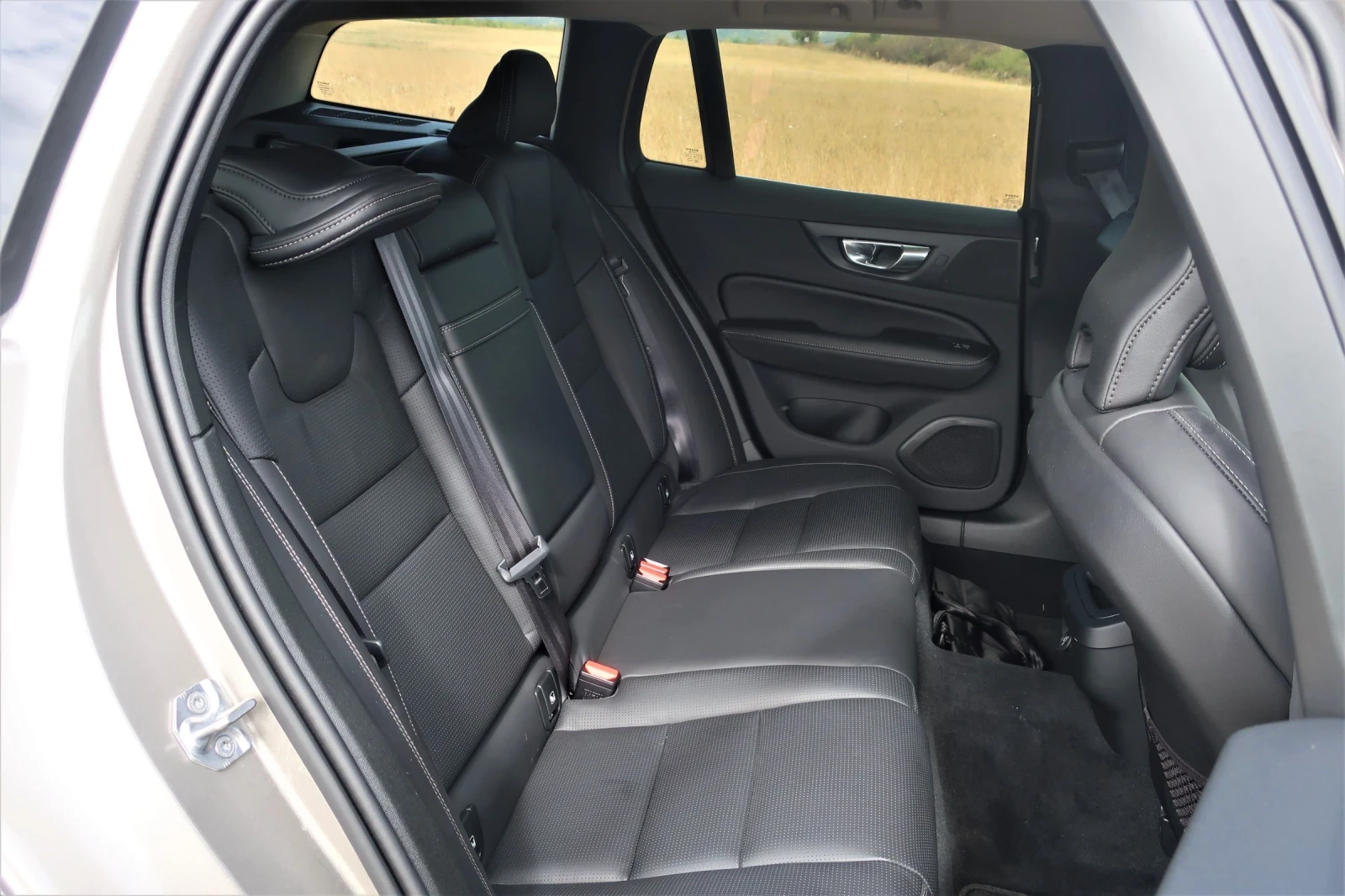 Volvo V60 T6 INSCRIPTION , снимка 11 - Автомобили и джипове - 55732967