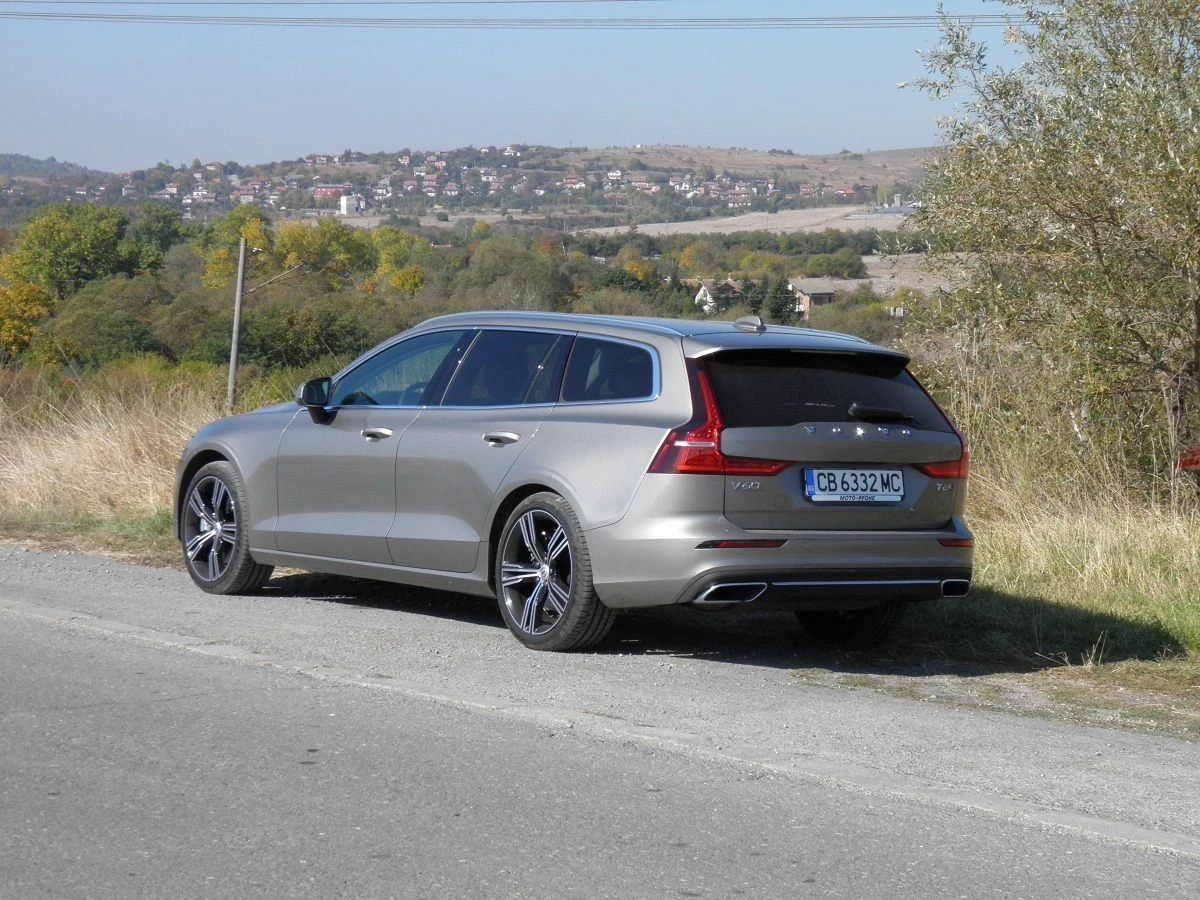 Volvo V60 T6 INSCRIPTION , снимка 2 - Автомобили и джипове - 55732967