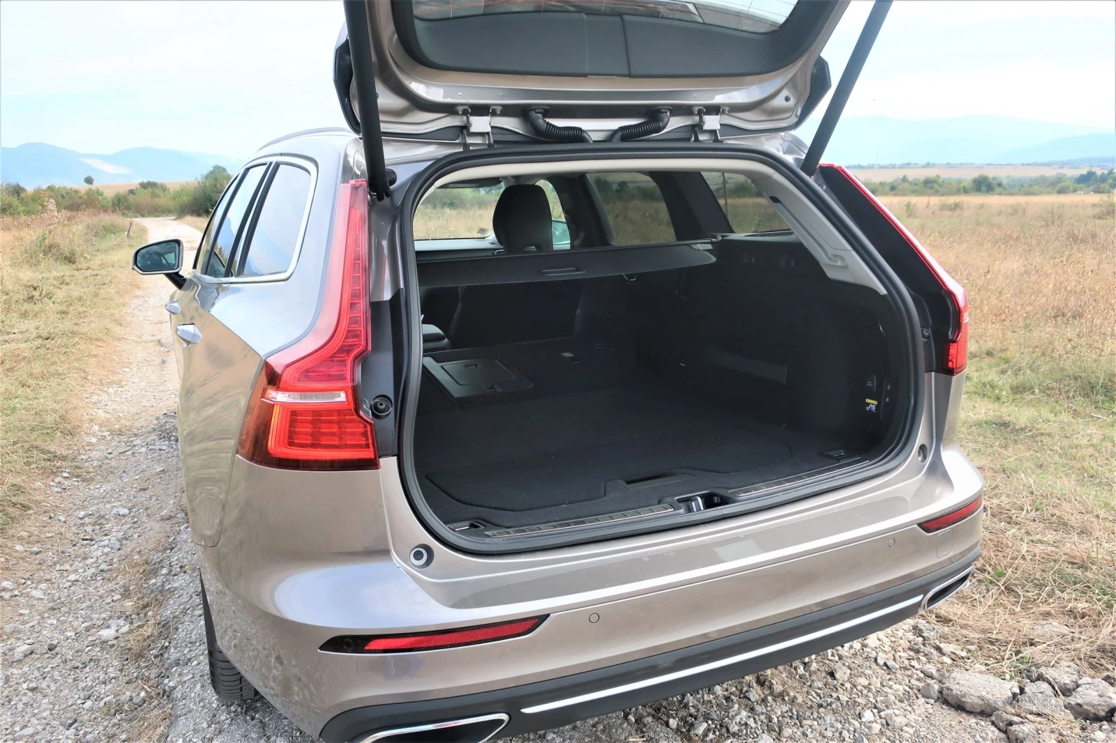 Volvo V60 T6 INSCRIPTION , снимка 13 - Автомобили и джипове - 55732967