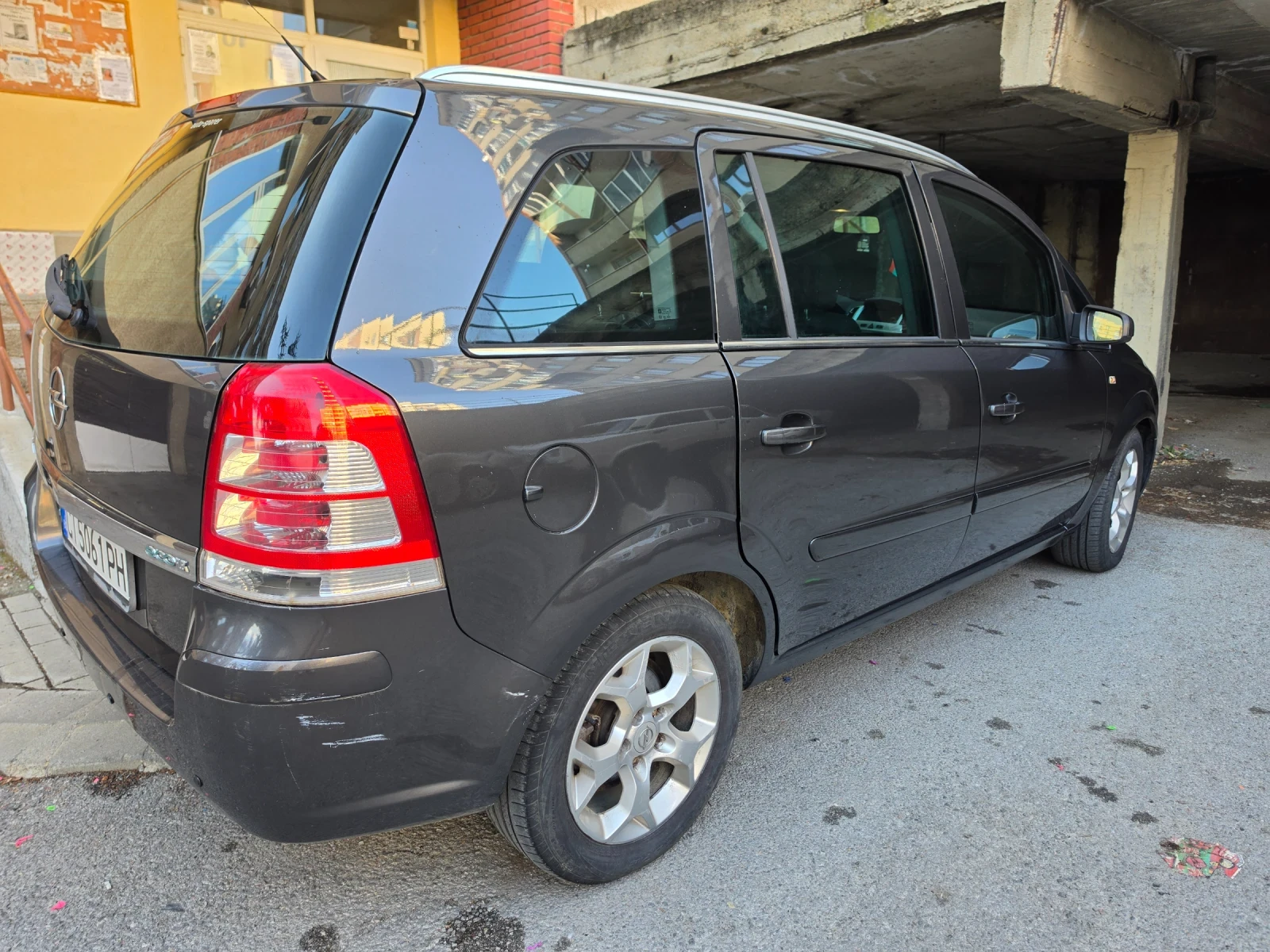 Opel Zafira, снимка 8 - Автомобили и джипове - 56073787