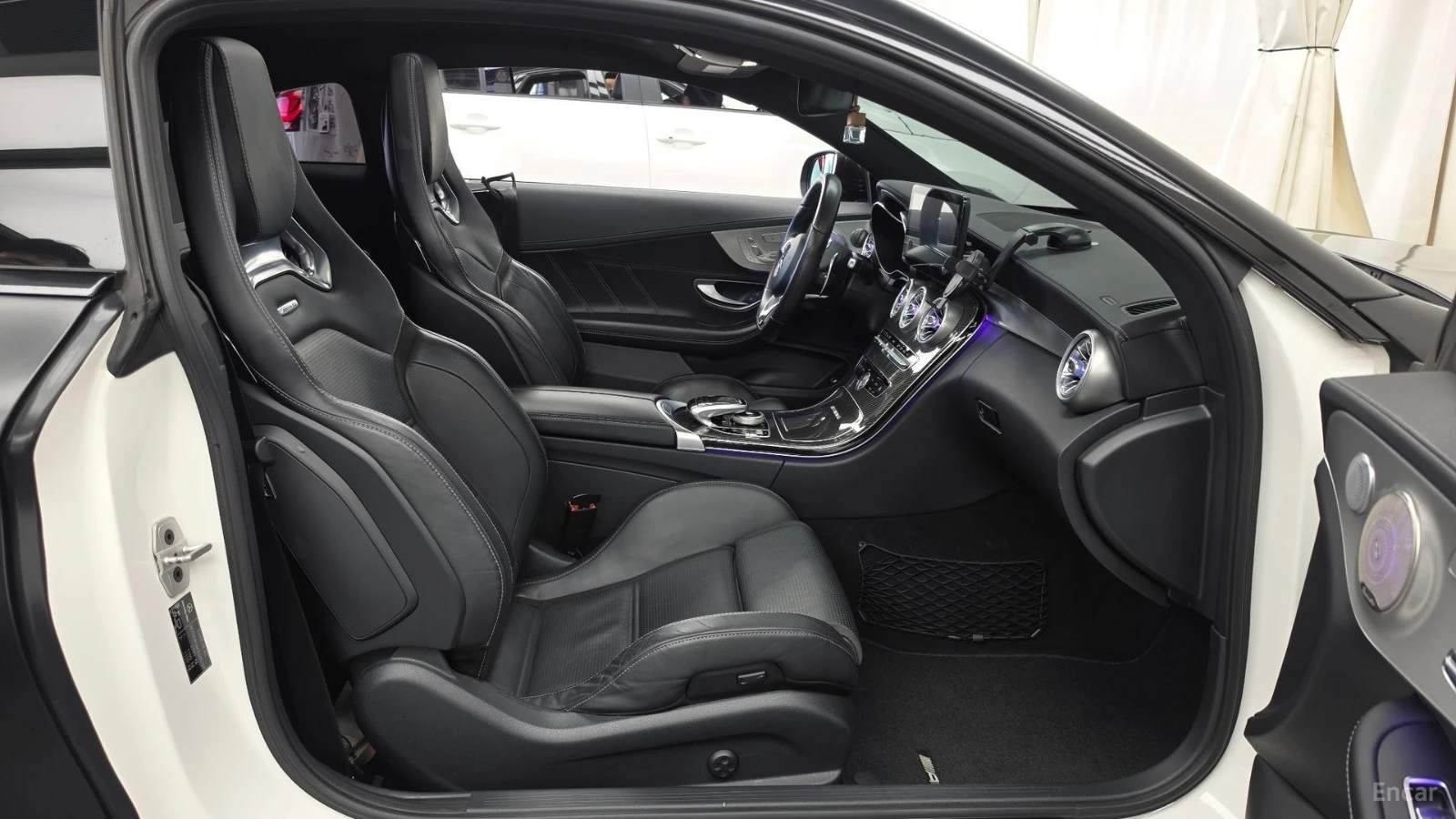 Mercedes-Benz C 63 AMG BUCKET SEATS| BLACK MATTE ФОЛИО| 360| HUD| AMG EXH, снимка 10 - Автомобили и джипове - 56113189