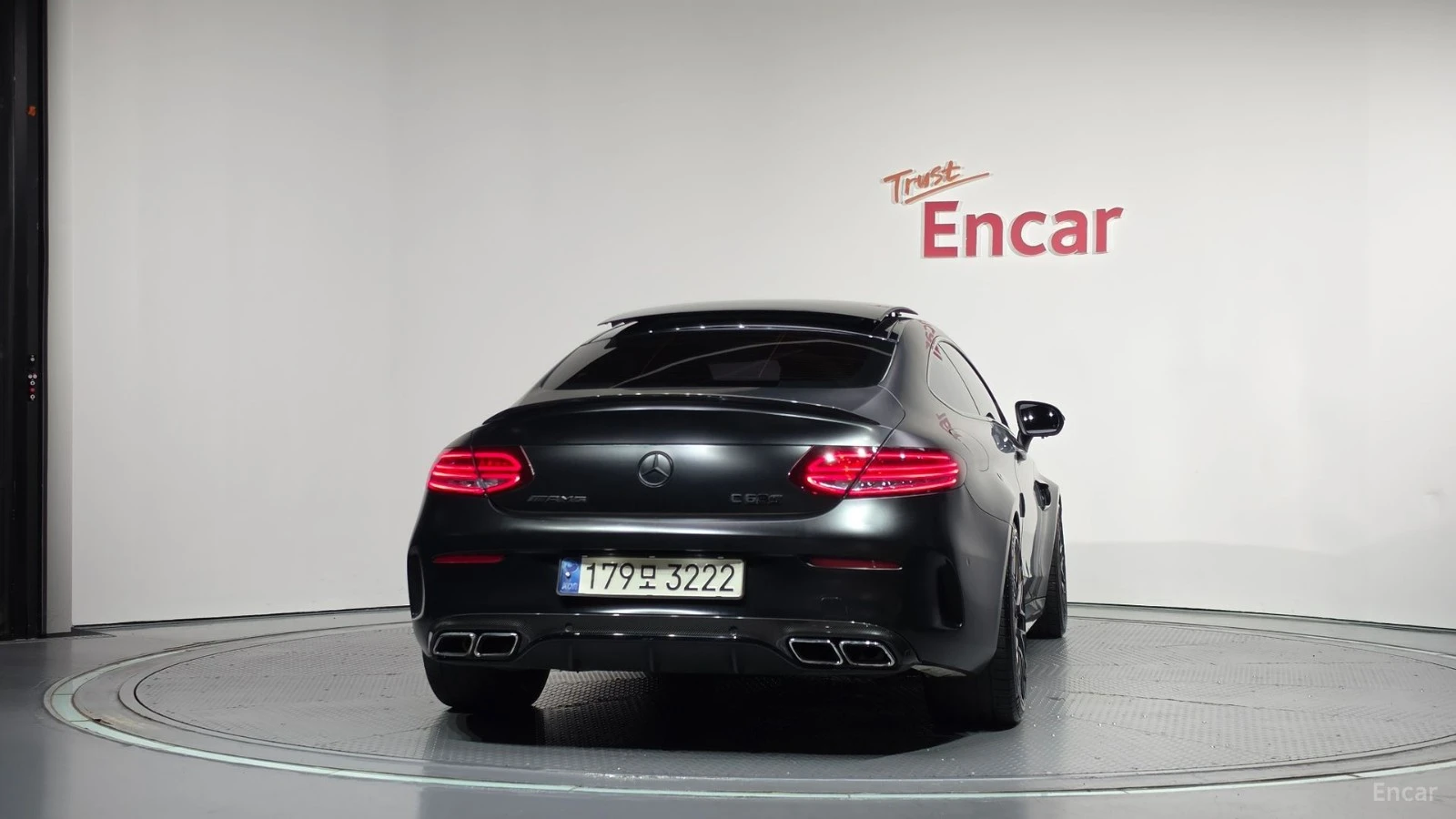 Mercedes-Benz C 63 AMG BUCKET SEATS| BLACK MATTE ФОЛИО| 360| HUD| AMG EXH, снимка 4 - Автомобили и джипове - 56113189