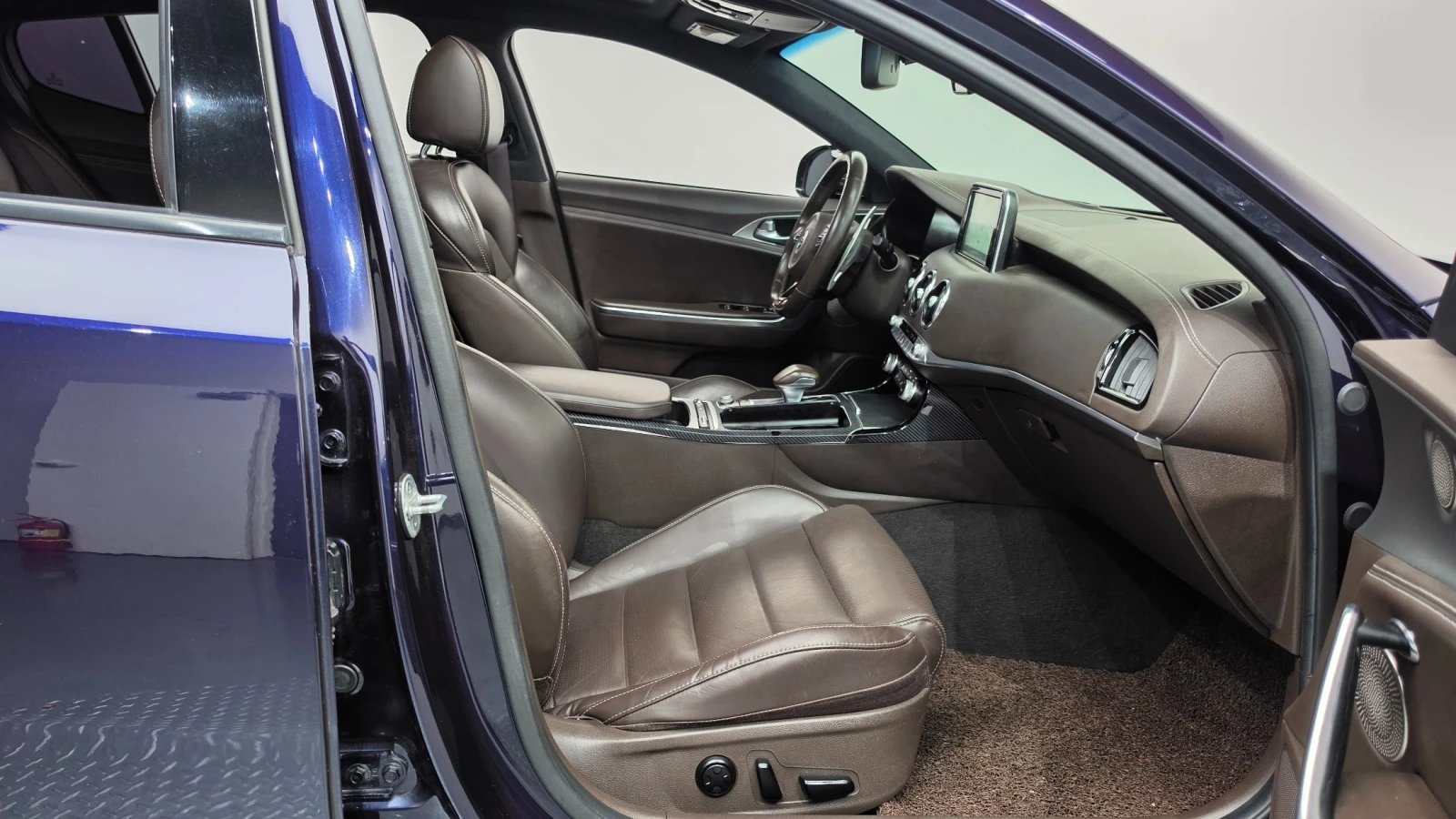Kia Stinger 3.3 GT2 SPORT+ * ТУНИНГОВАНА* CARBON , снимка 7 - Автомобили и джипове - 56269268