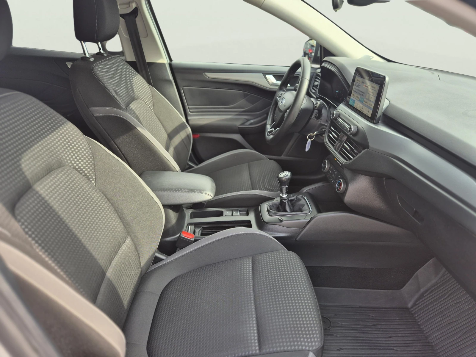 Ford Focus 1.0 EcoBoost, снимка 10 - Автомобили и джипове - 56537323