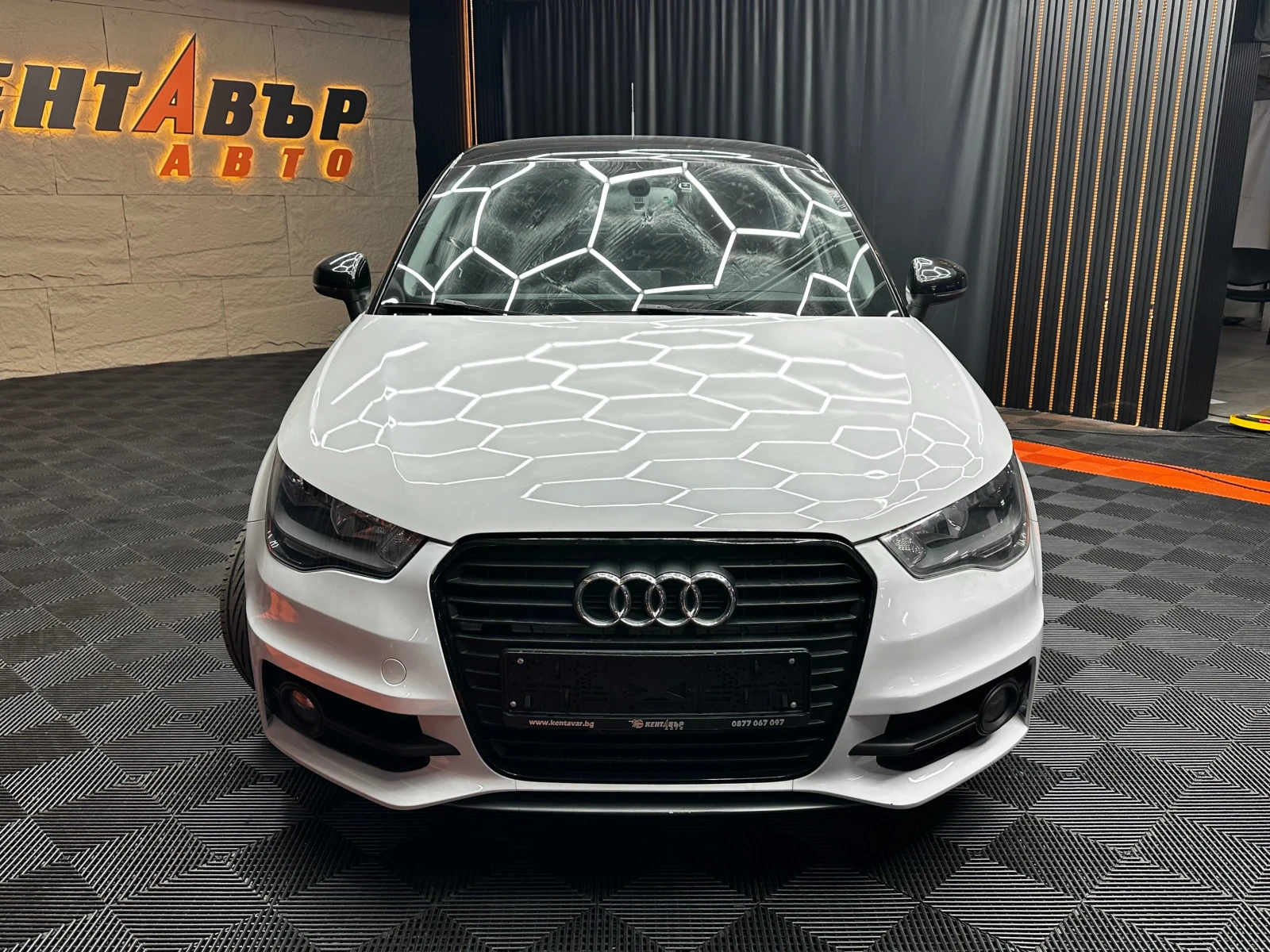 Audi A1 1.6d 90 к.с. , снимка 3 - Автомобили и джипове - 56614356