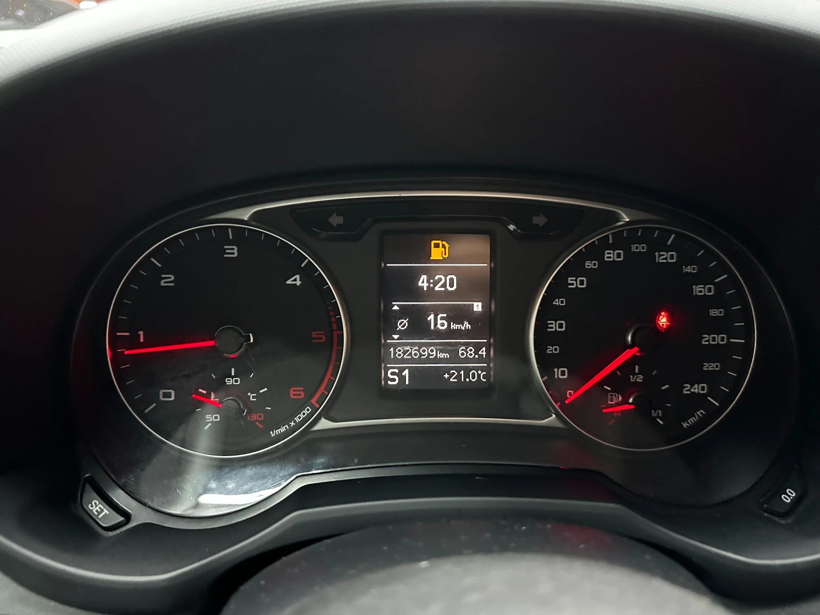 Audi A1 1.6d 90 к.с. , снимка 15 - Автомобили и джипове - 56614356