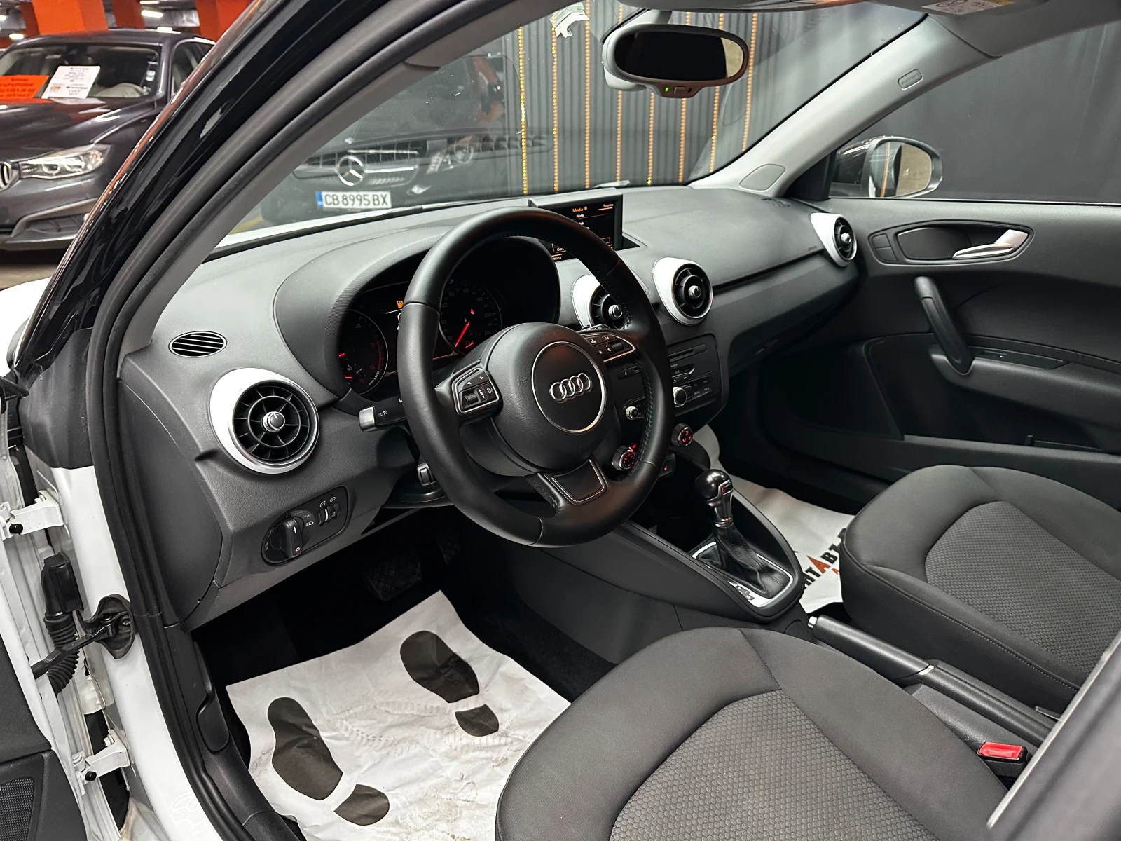 Audi A1 1.6d 90 к.с. , снимка 7 - Автомобили и джипове - 56614356