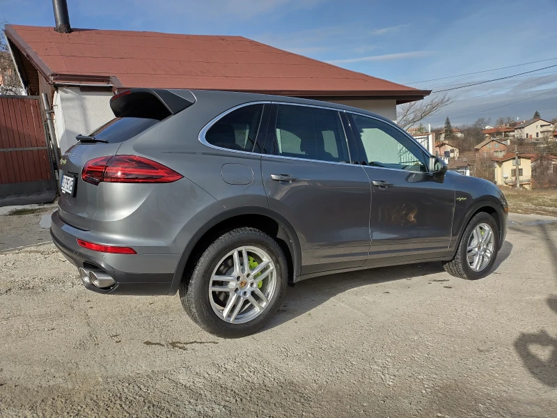 Porsche Cayenne S e-hybrid , снимка 2 - Автомобили и джипове - 48102347