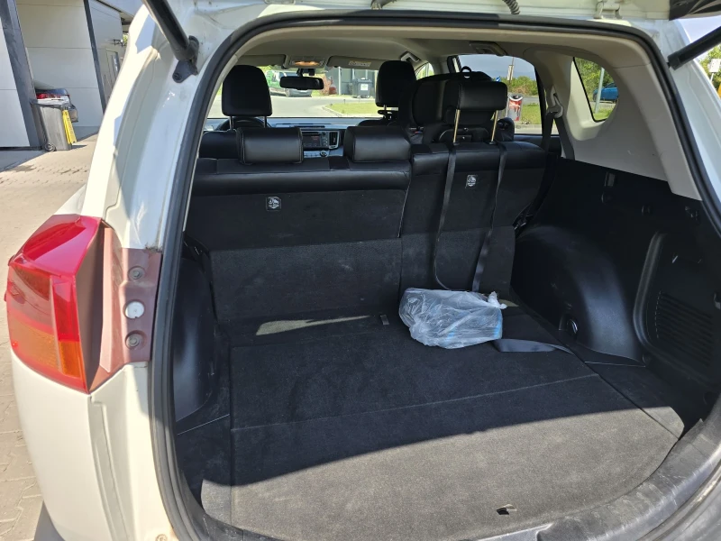 Toyota Rav4 2.2 D4D 150к.с., снимка 11 - Автомобили и джипове - 52352626