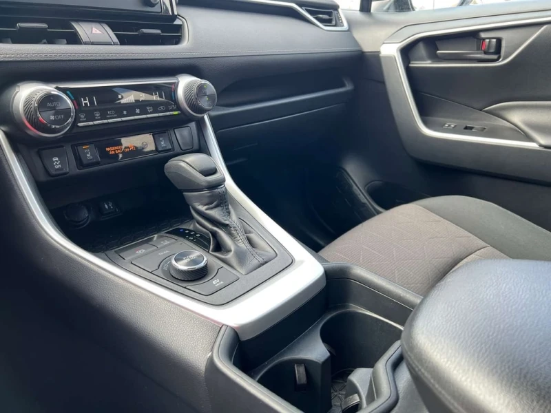 Toyota Rav4 * LE AWD Hybrid (Canada) * CARFAX * , снимка 9 - Автомобили и джипове - 53165316