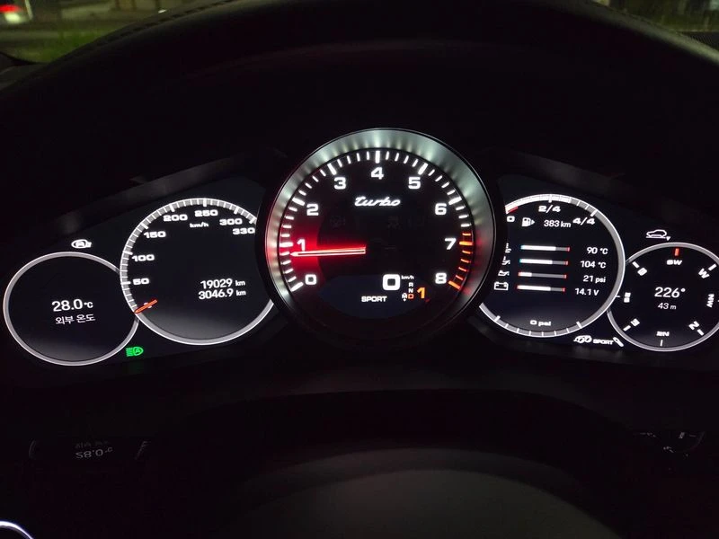 Porsche Cayenne 4.0 Turbo| 541к.с.| ВКЛ.ТЕХНОТЕСТ, снимка 8 - Автомобили и джипове - 55197706