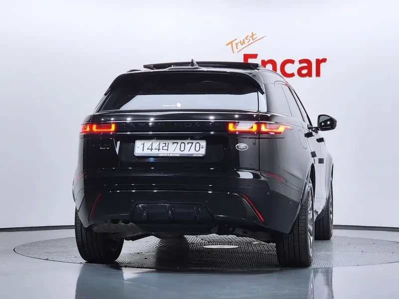 Land Rover Range Rover Velar 2.0 D240 R-DYNAMIC, снимка 4 - Автомобили и джипове - 55705682